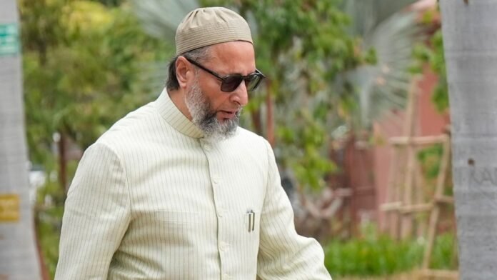 वक्फ बिल पर ओवैसी का बयान: 